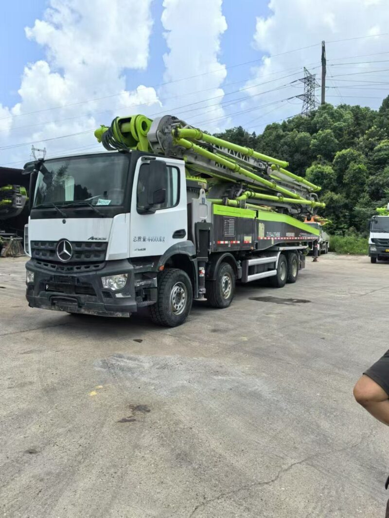 Used Zoomlion Mercedes-Benz 59m Concrete Pump Truck for Sale – 30,000 km