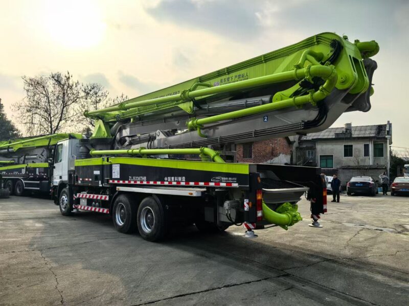2013 Zoomlion Mercedes-Benz 47m Boom Pump Truck – Fully Certified, Ready to Work!
