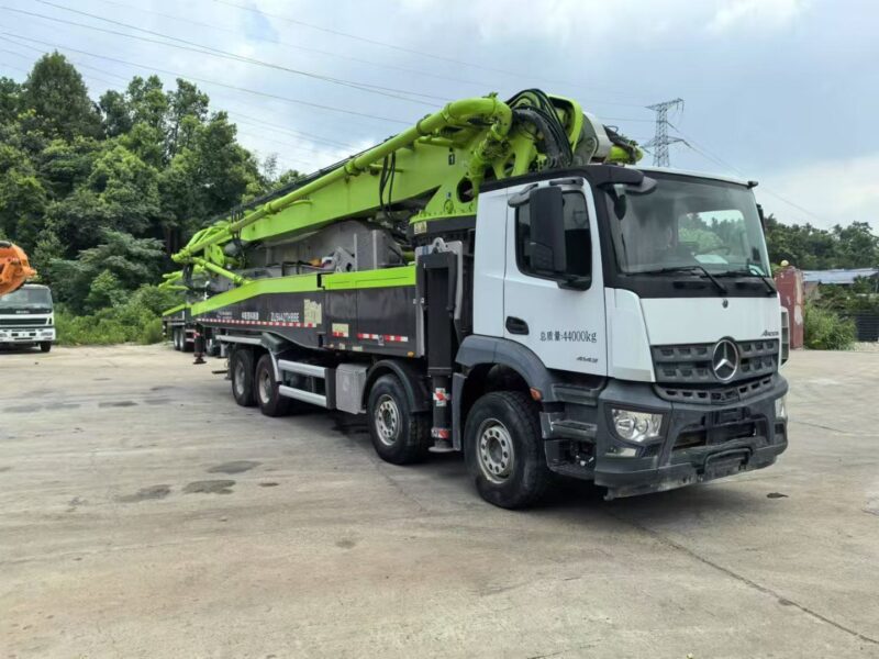 Used Zoomlion Mercedes-Benz 59m Concrete Pump Truck for Sale – 30,000 km