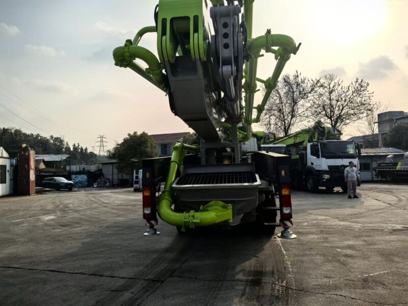 2013 Zoomlion Mercedes-Benz 47m Boom Pump Truck – Fully Certified, Ready to Work!