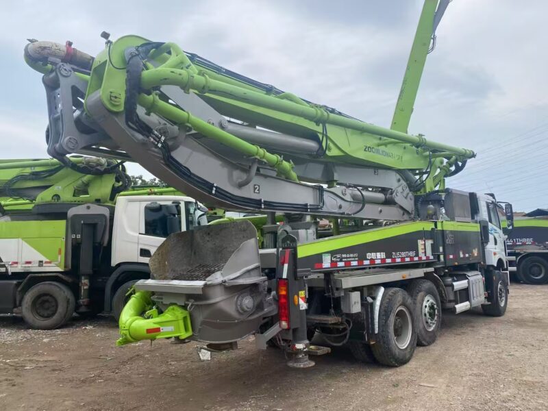 Premium Used Zoomlion 43m Concrete Pump Truck (2023 Model)